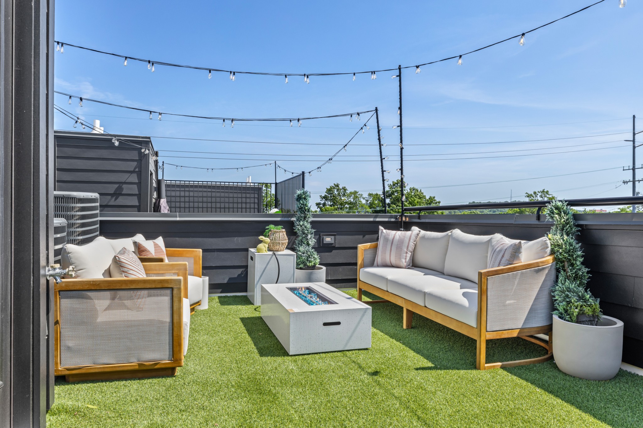 314 E Trinity Ln Unit: 3
