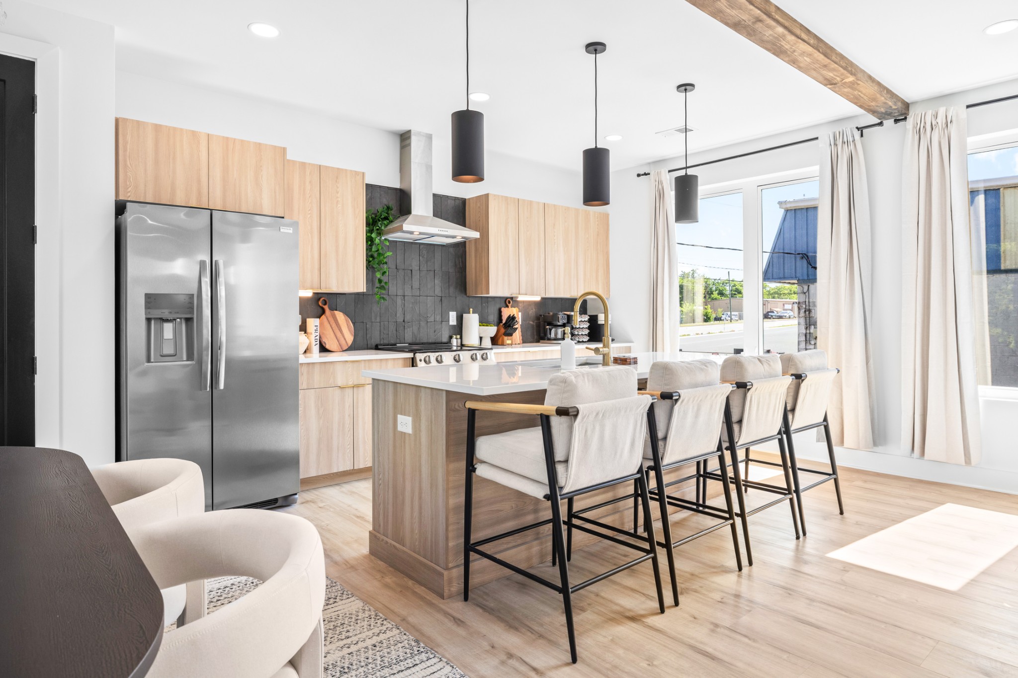 314 E Trinity Ln Unit: 3