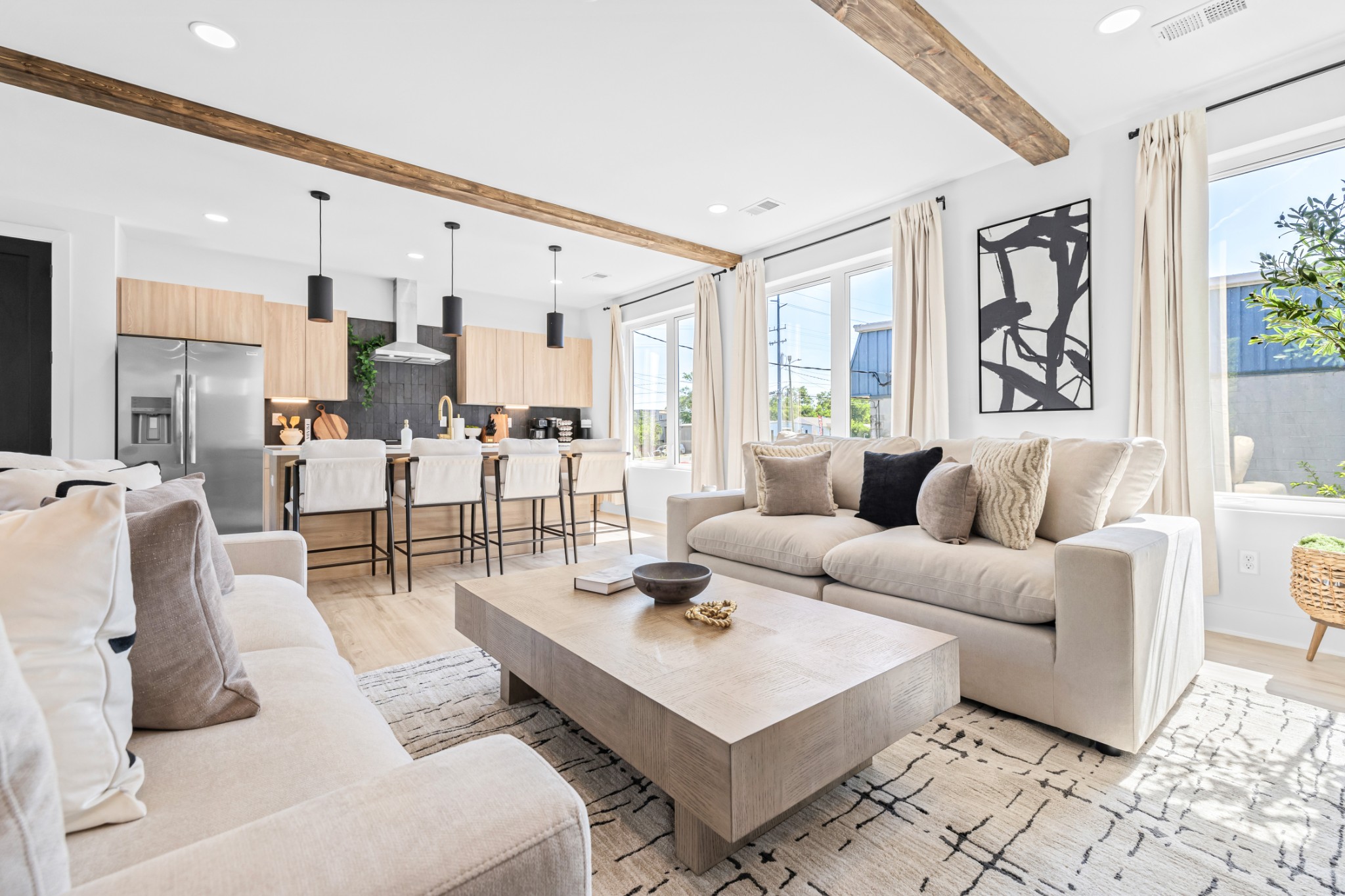 314 E Trinity Ln Unit: 3