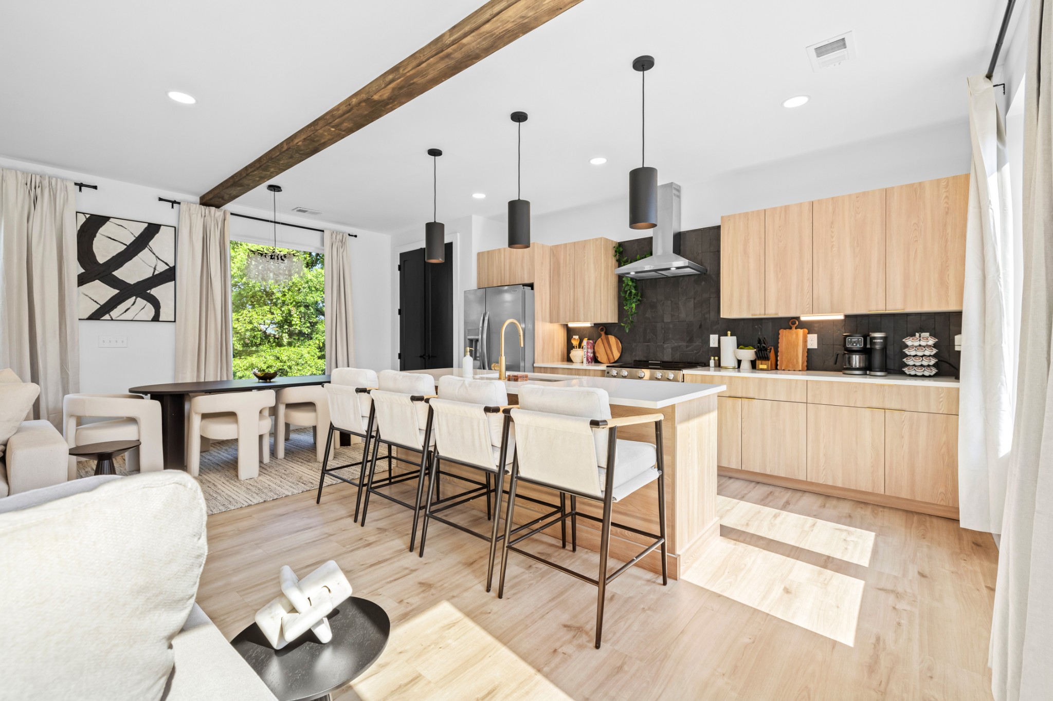 314 E Trinity Ln Unit: 3