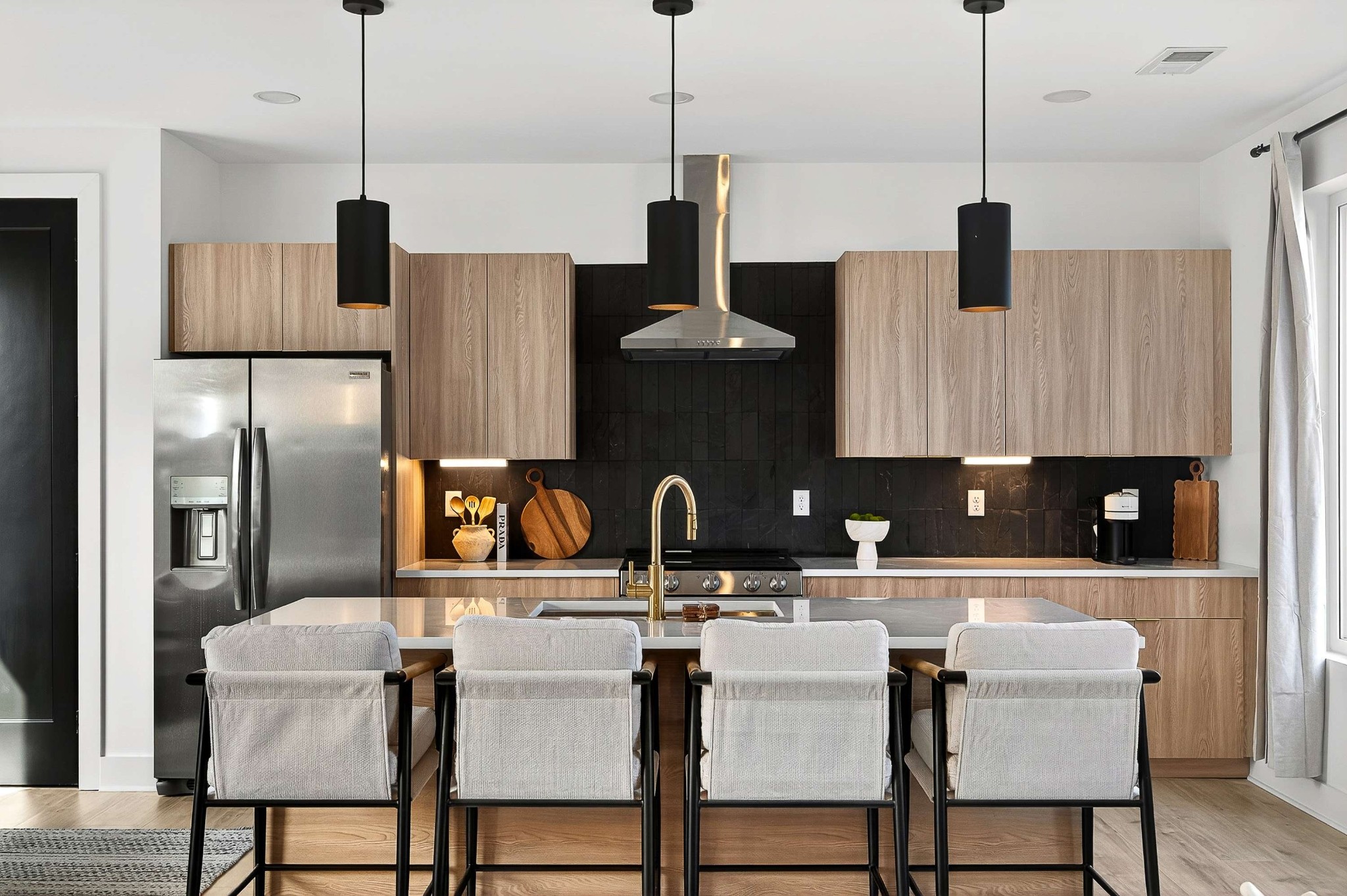 314 E Trinity Ln Unit: 3