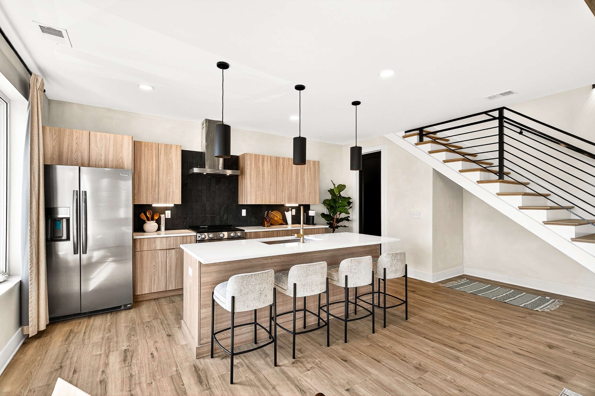 314 E Trinity Ln Unit: 1