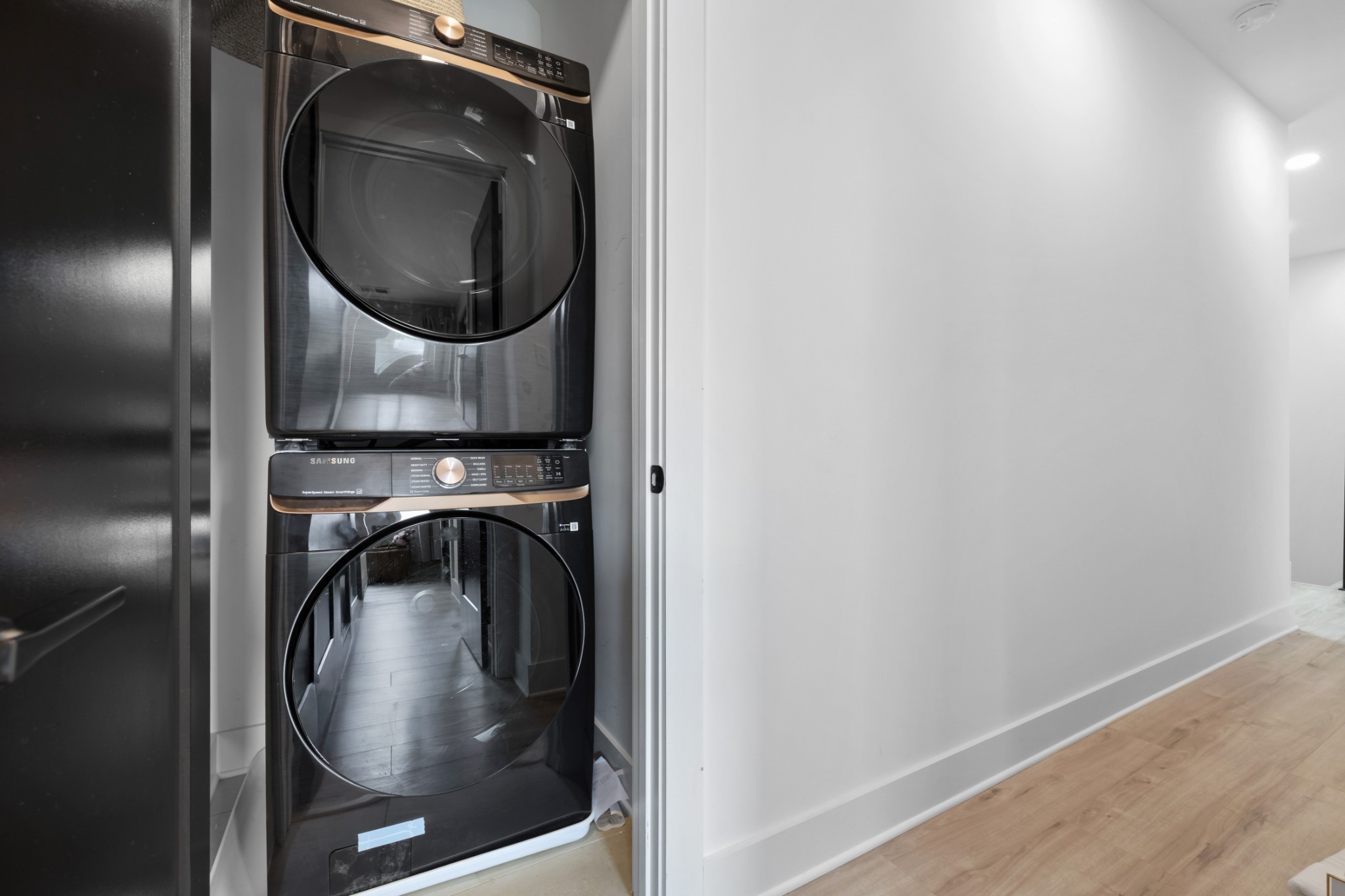 314 E Trinity Ln Unit: 4