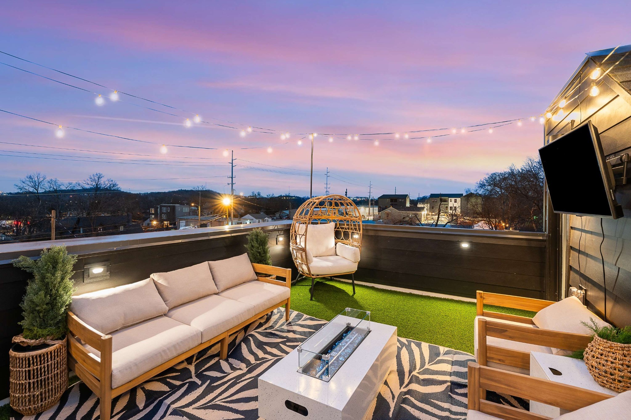 314 E Trinity Ln Unit: 1,2,3,4