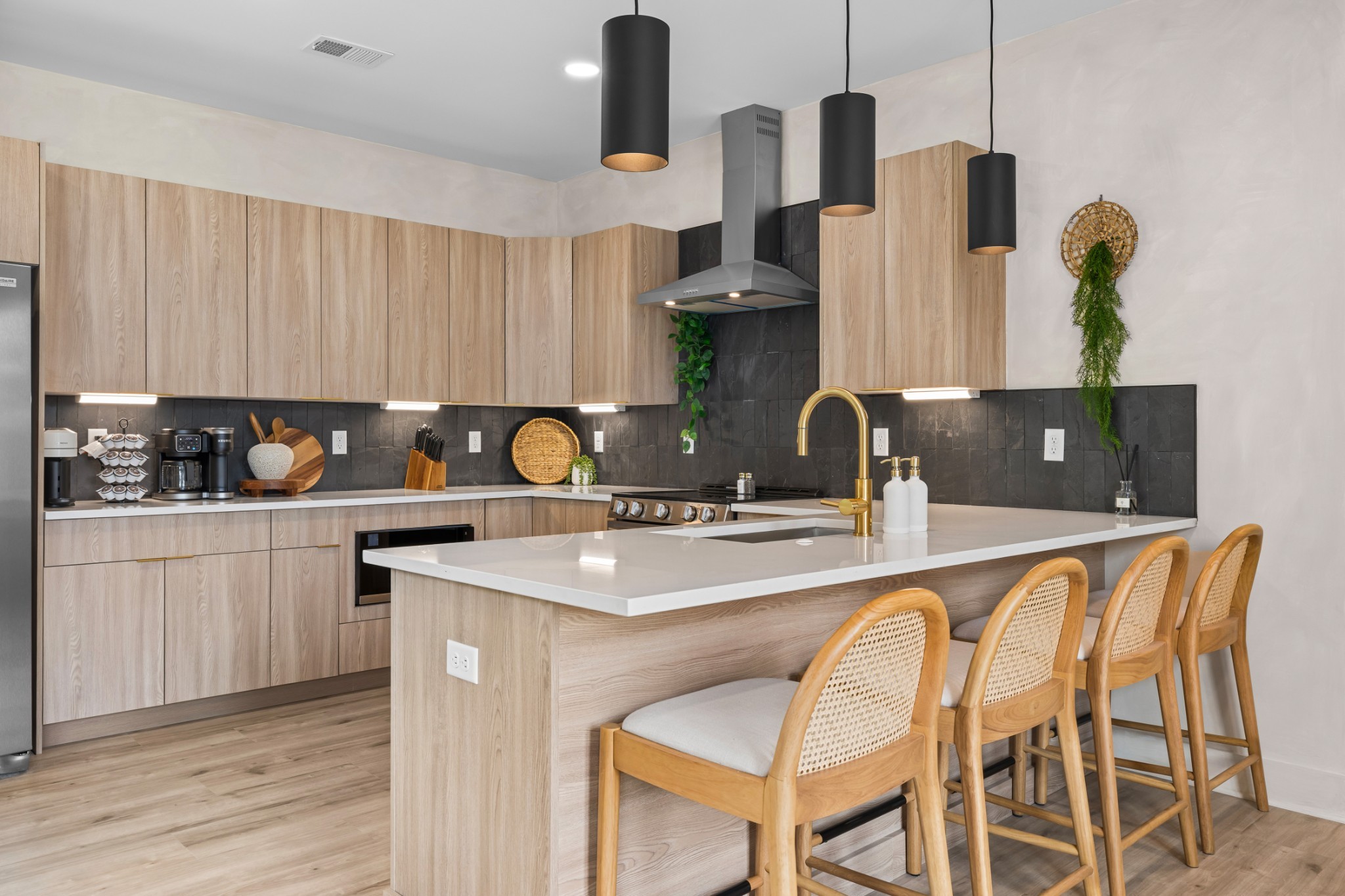 314 E Trinity Ln Unit: 1,2,3,4