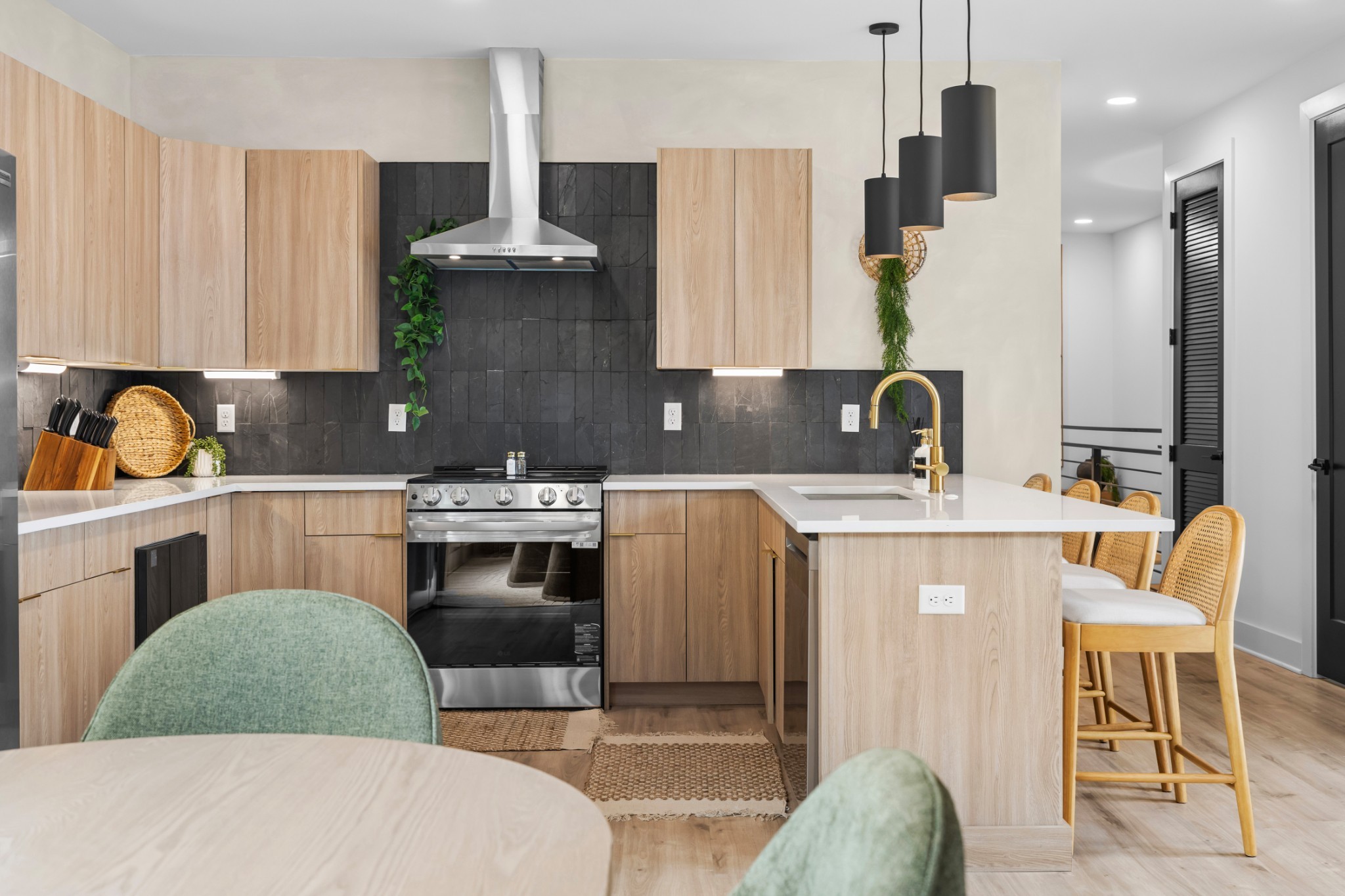 314 E Trinity Ln Unit: 1,2,3,4