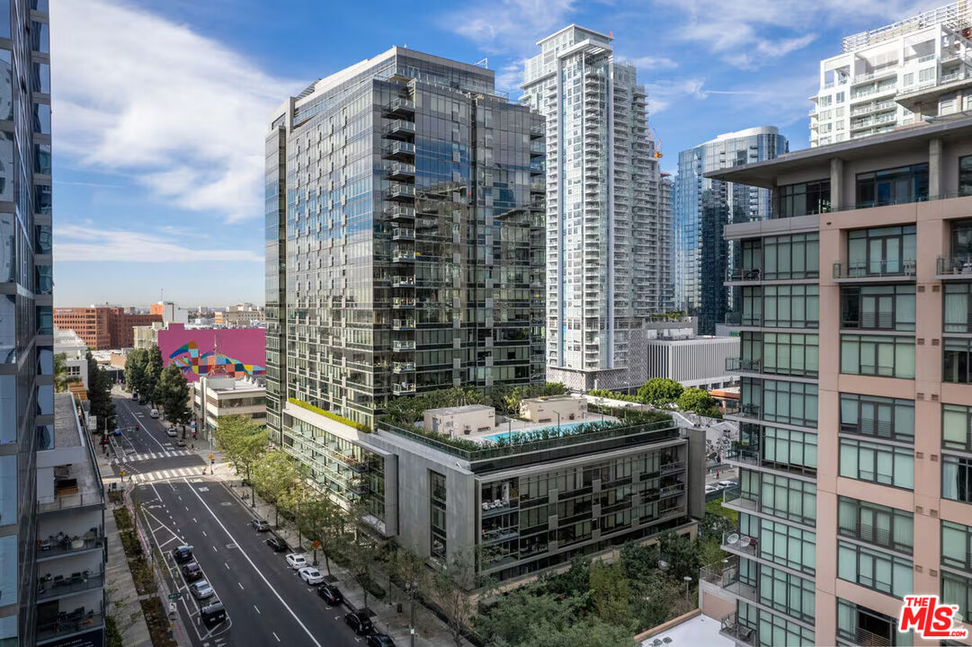 1155 S Grand Ave Unit: 401