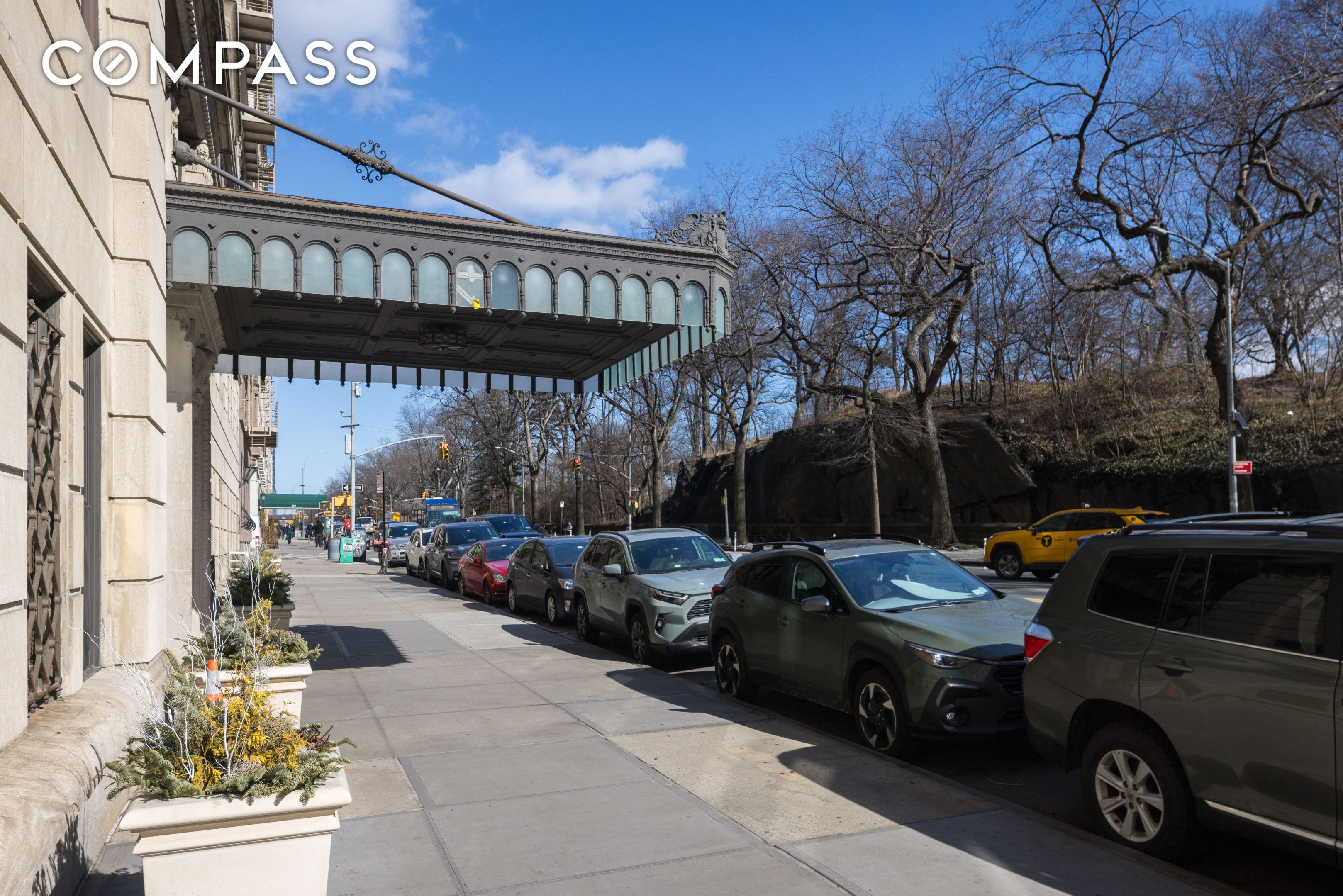 225 Central Park W 416