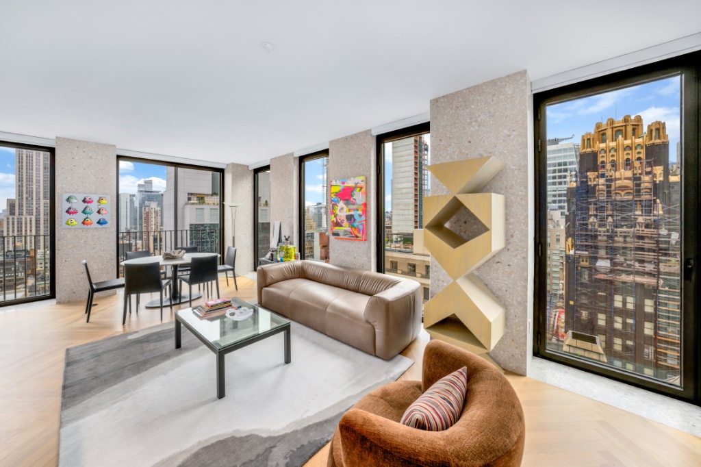 16 W 40th Street 27C