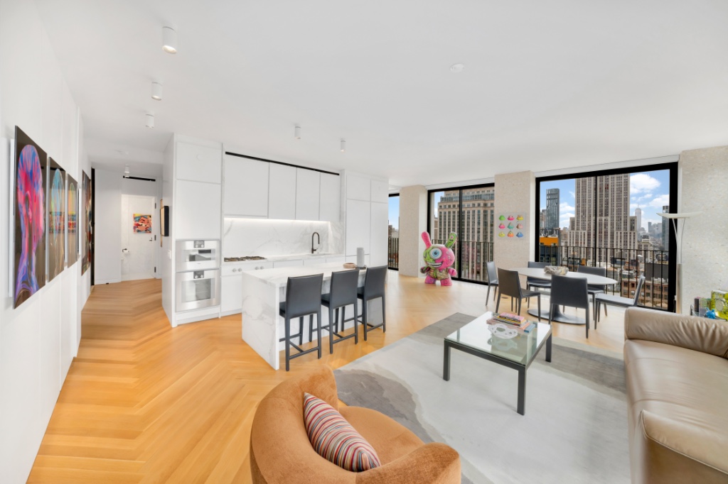 16 W 40th Street 27C
