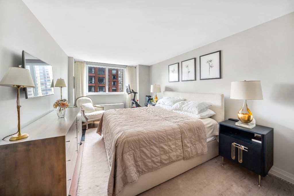 200 E 94th Street 2315