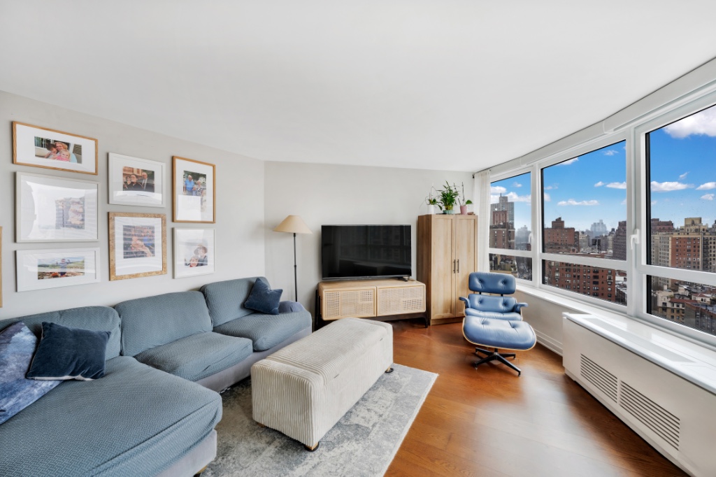 200 E 94th Street 2315