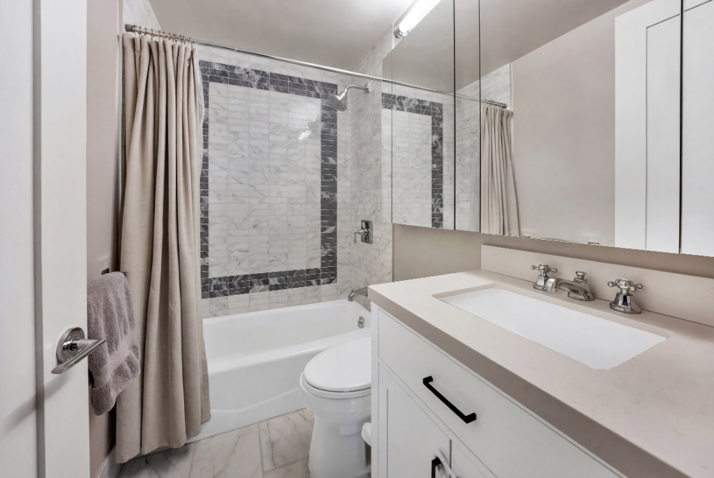 200 E 94th Street 2315