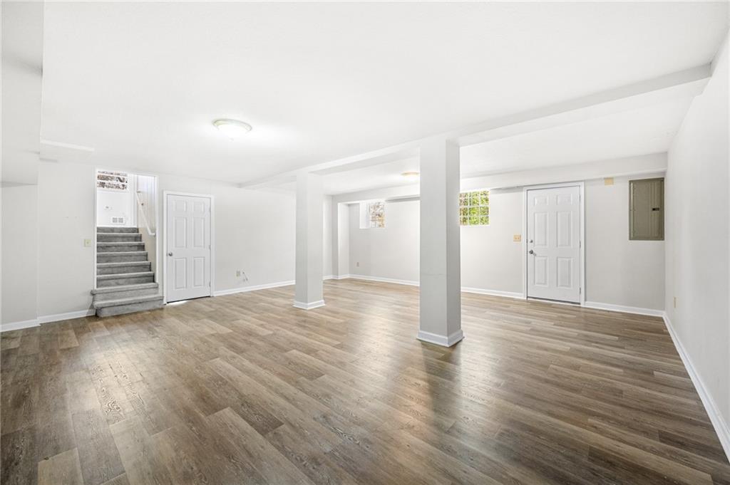 397 Waterford Road NW