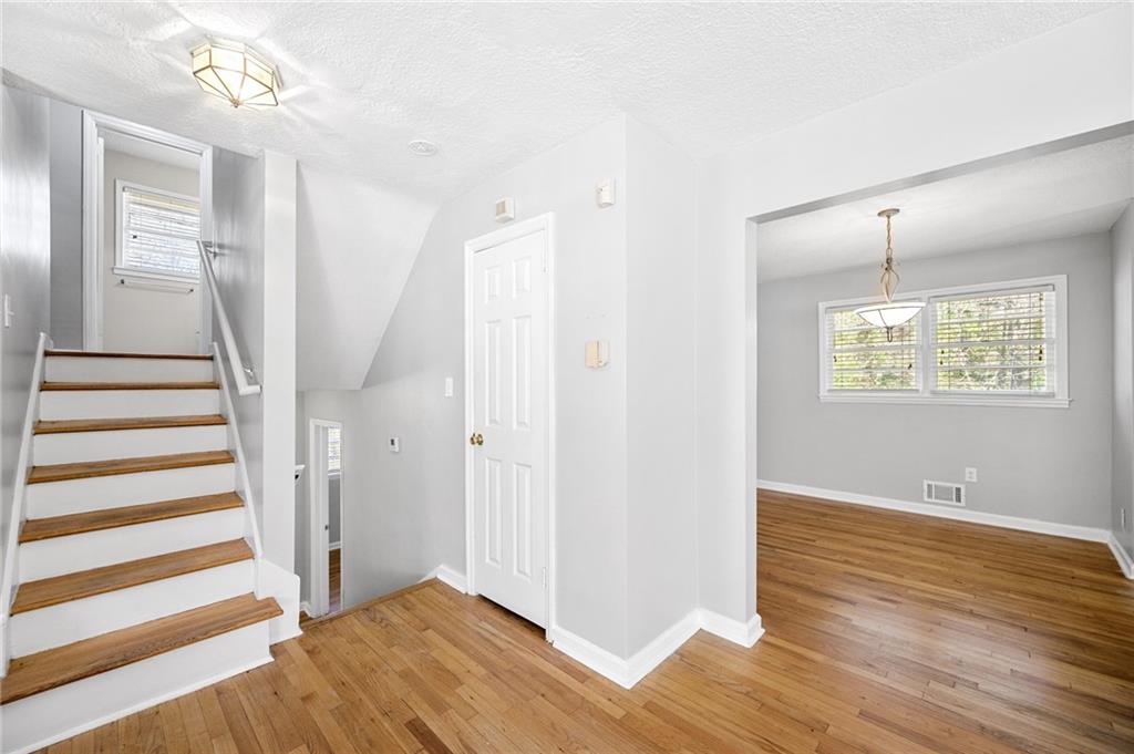 397 Waterford Road NW