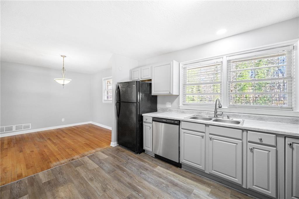 397 Waterford Road NW