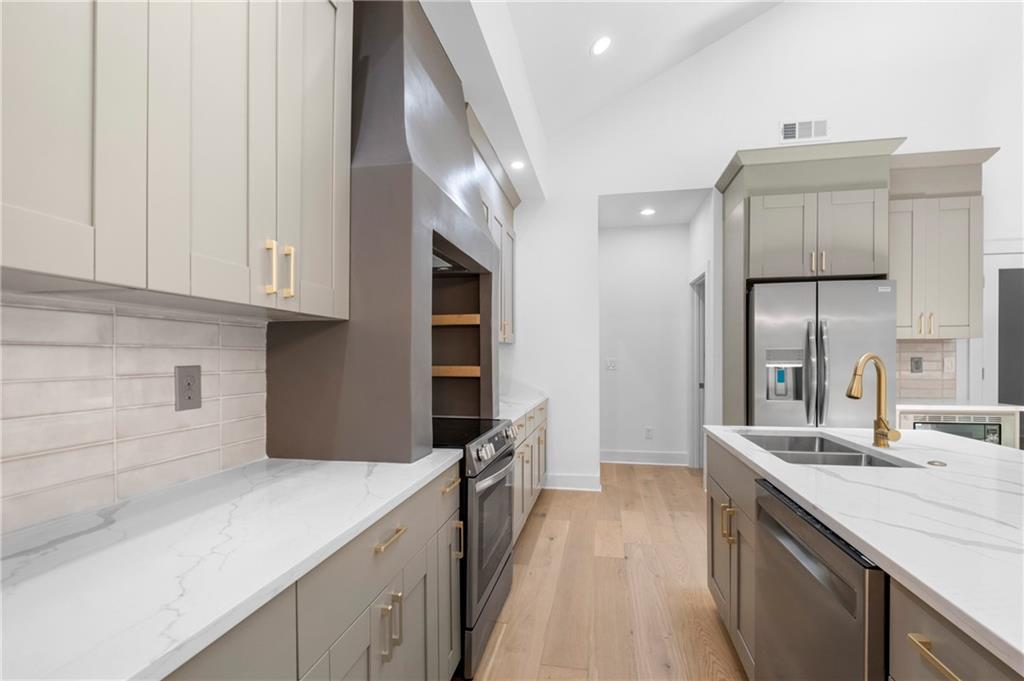 866 Jefferson Avenue