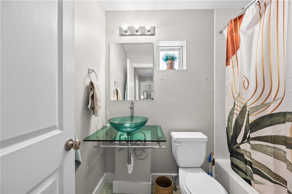 2023 Oakview Road SE Unit 121