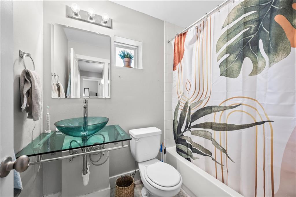 2023 Oakview Road SE Unit 121