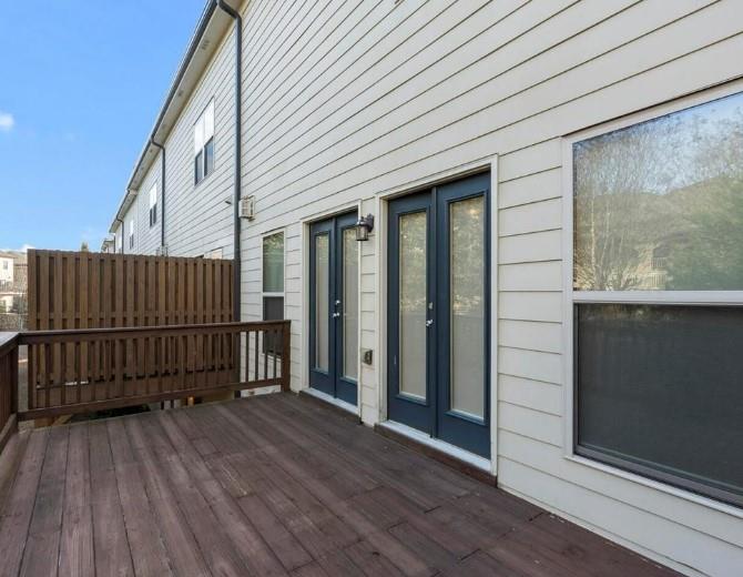 2123 W Village Lane SE