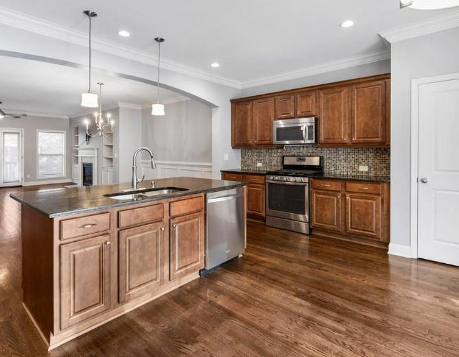 2123 W Village Lane SE