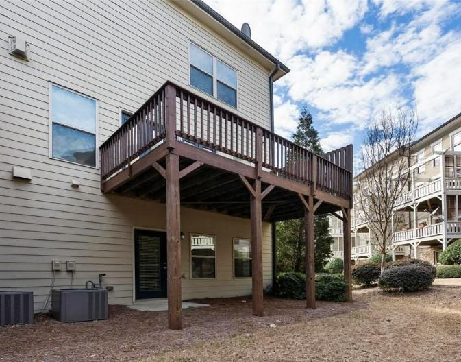 2123 W Village Lane SE