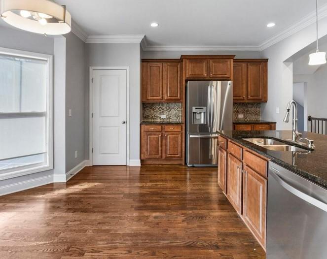 2123 W Village Lane SE