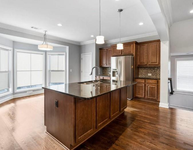 2123 W Village Lane SE