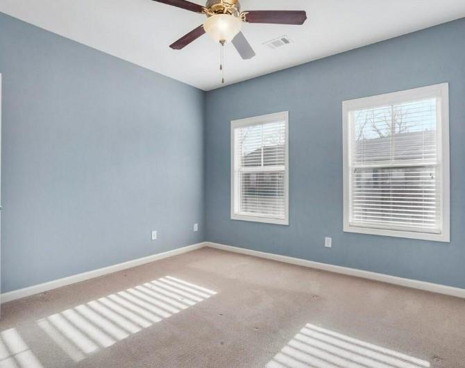 2123 W Village Lane SE