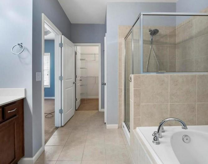 2123 W Village Lane SE