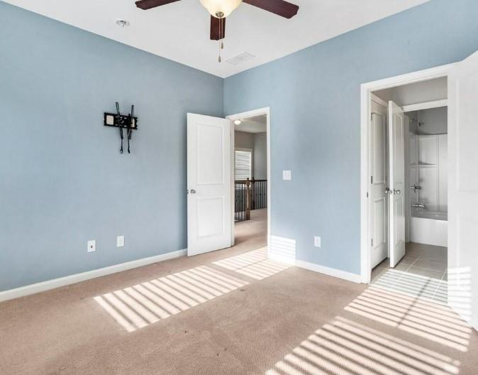 2123 W Village Lane SE