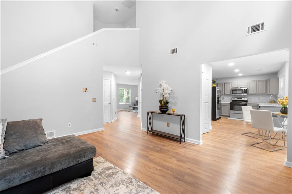 1700 Versailles Drive SW