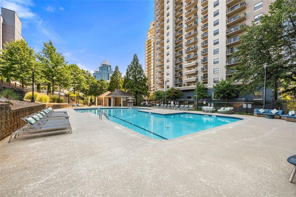 795 HAMMOND Drive Unit 713