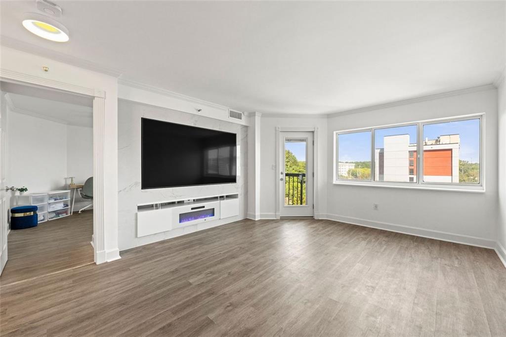 795 HAMMOND Drive Unit 713