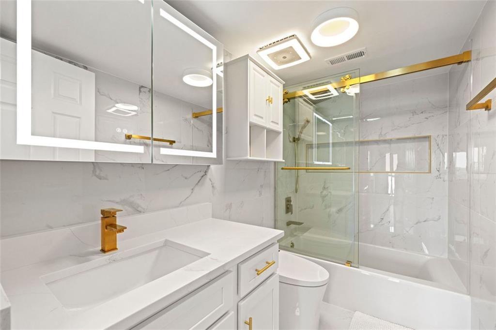 795 HAMMOND Drive Unit 713