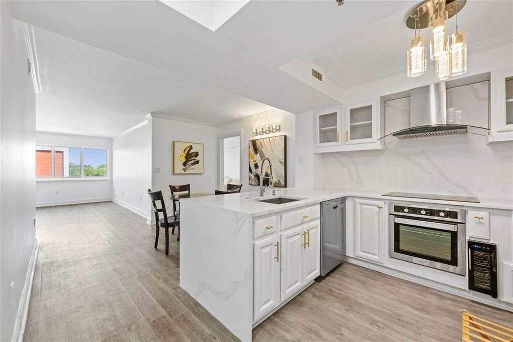 795 HAMMOND Drive Unit 713