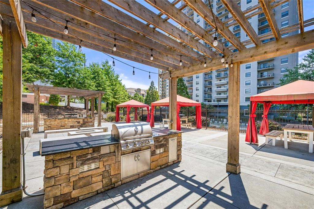 795 HAMMOND Drive Unit 713