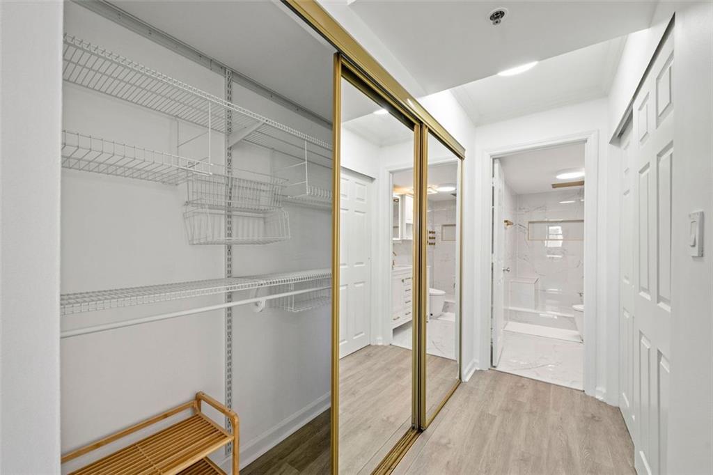 795 HAMMOND Drive Unit 713
