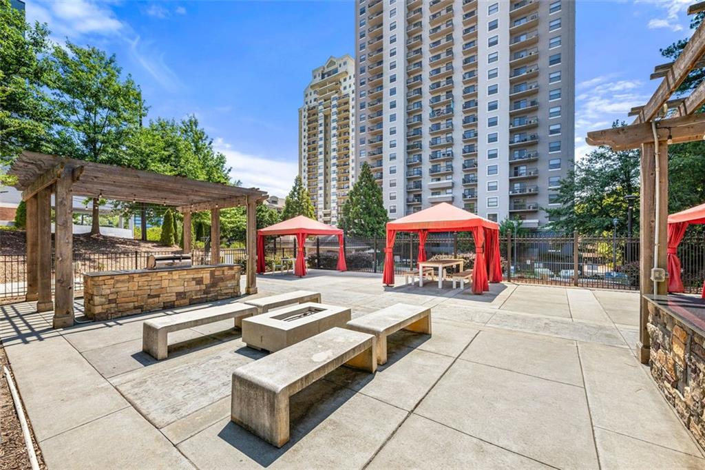795 HAMMOND Drive Unit 713