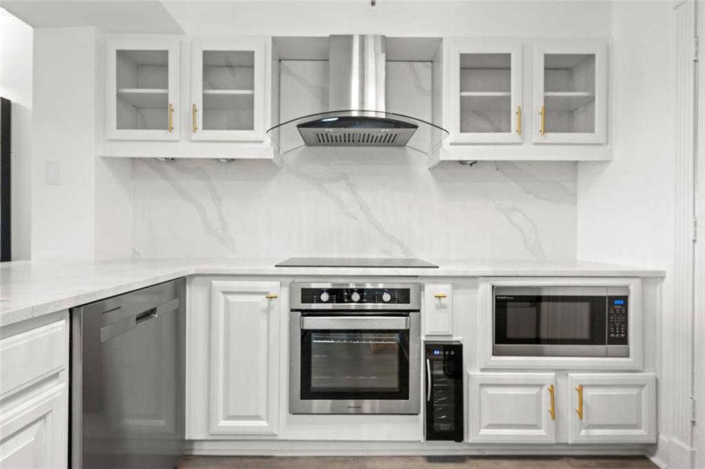 795 HAMMOND Drive Unit 713