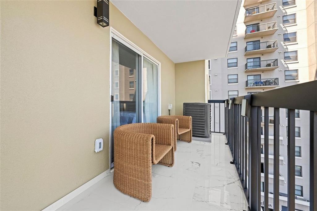 795 HAMMOND Drive Unit 713