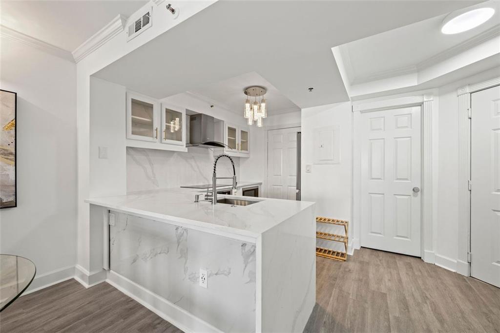 795 HAMMOND Drive Unit 713