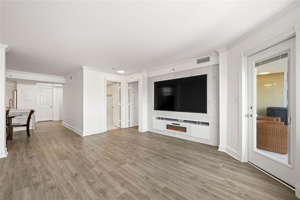 795 HAMMOND Drive Unit 713