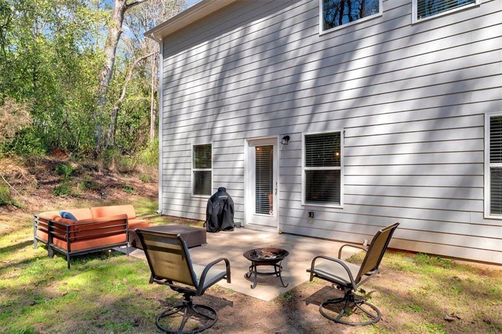 2099 EASTERWOOD Terrace