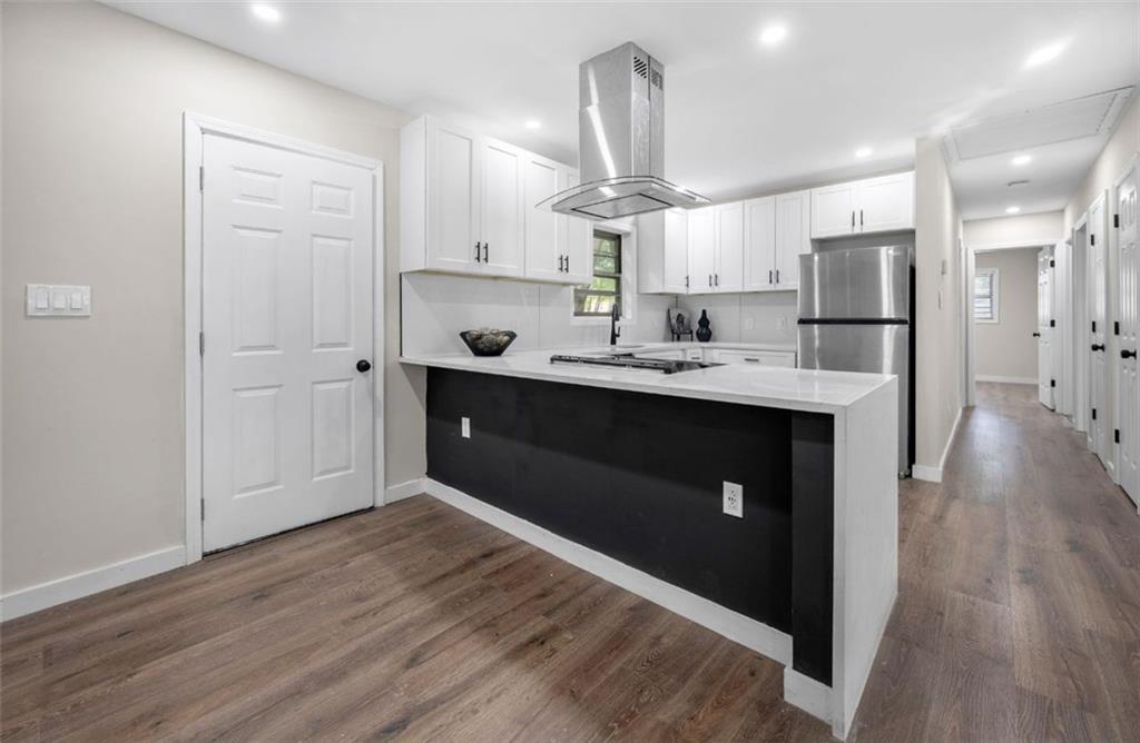 6402 KENSINGTON Court