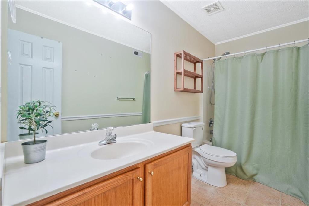 375 Shadetree Lane