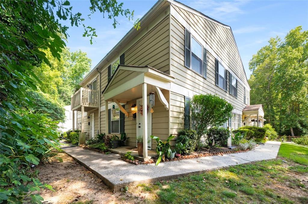 1305 SURREY Lane SW