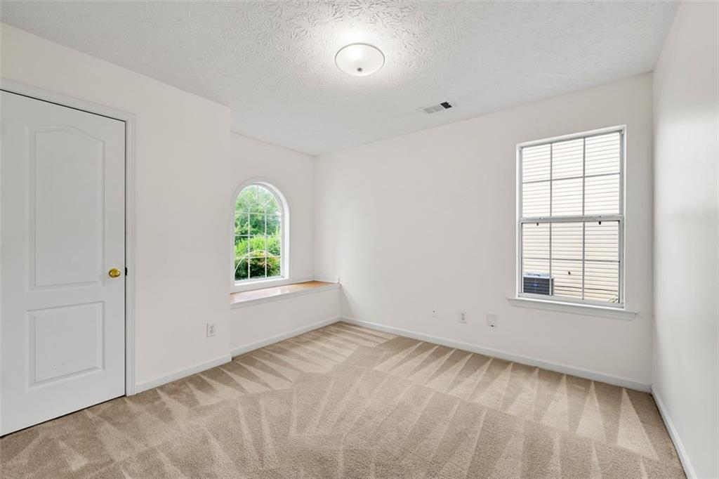 7085 DUNCAN Walk