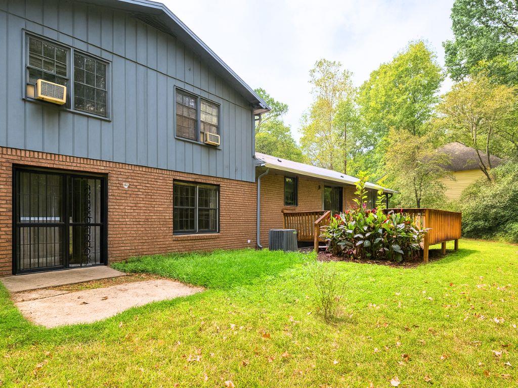 2587 PEYTON WOODS Trail SW