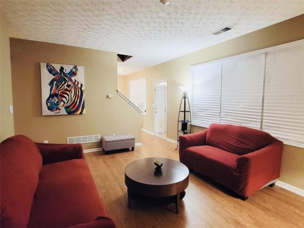 6904 Silver Bend Place